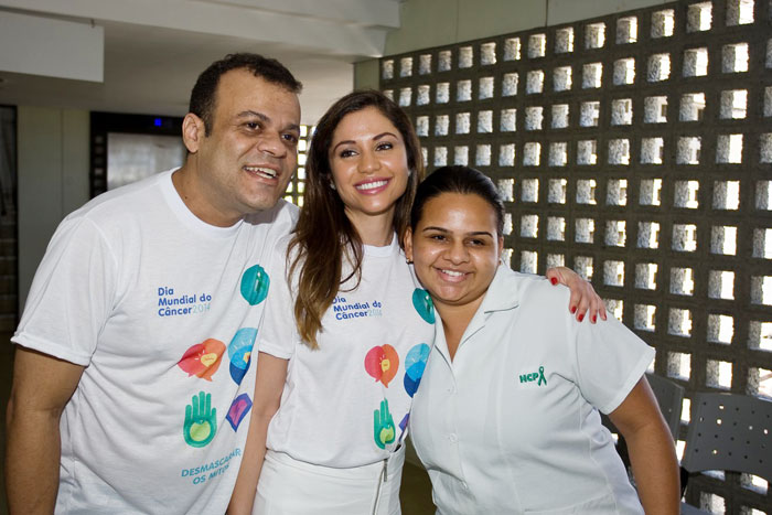  Recuperada de um câncer, Maria Melilo visita pacientes em tratamento