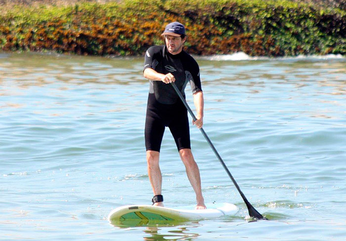  Marcelo Serrado pratica Stand Up Paddle na praia do Arpoador