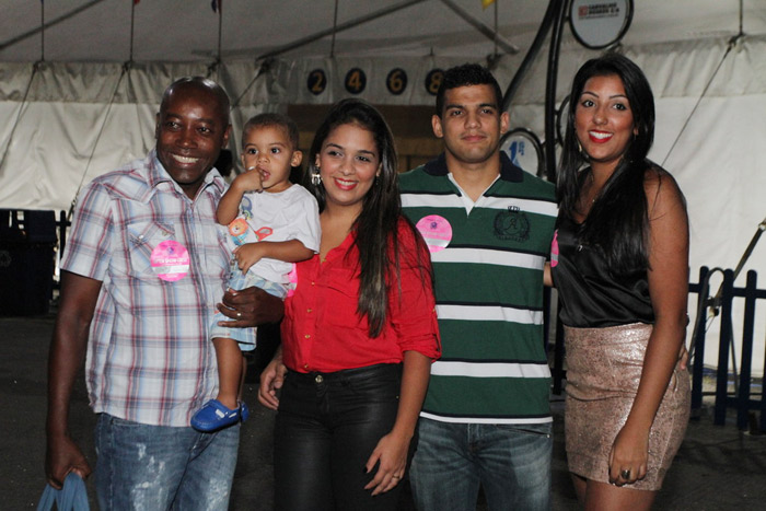 Nando Cunha também apareceu no Cirque du Soleil com a família