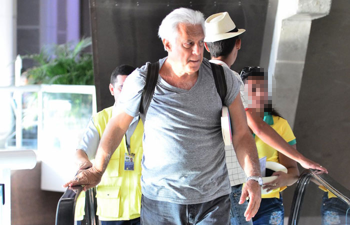 Antonio Fagundes e Luiza Brunet embarcam no aeroporto Santos Dumont