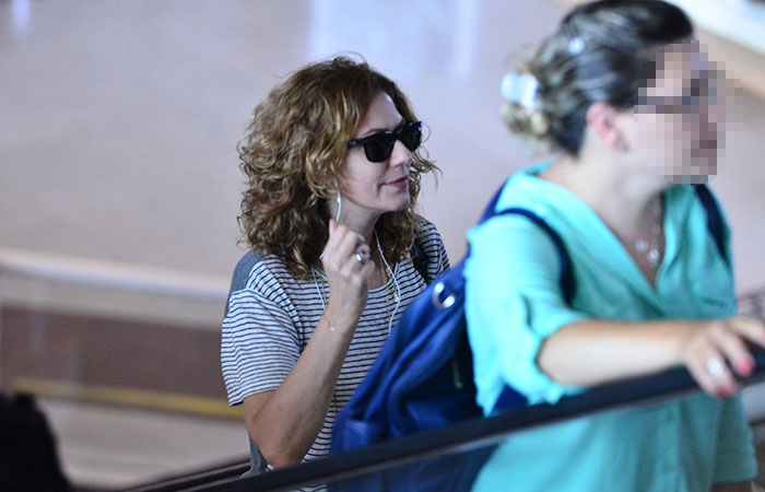  Patrícia Pillar é vista no aeroporto Santos Dummond