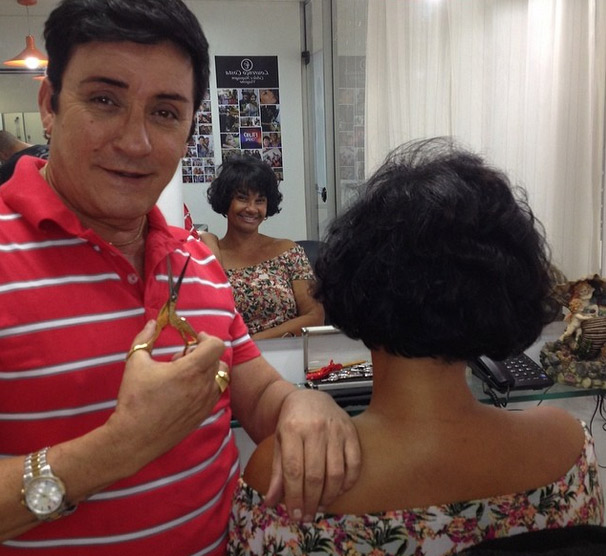  Solange Couto agradece novo corte a seu cabeleireiro