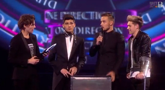 One Direction leva a honra de Sucesso Global na entrega do Brit Awards