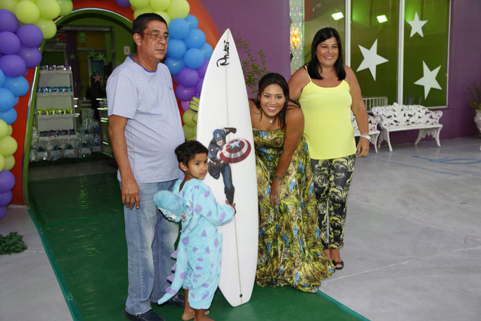 Aniversário do neto de Zeca Pagodinho reúne famosos no RJ