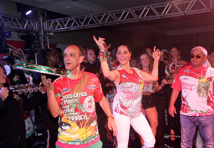 Christiane Torloni e Susana Vieira caem no samba em evento no Rio