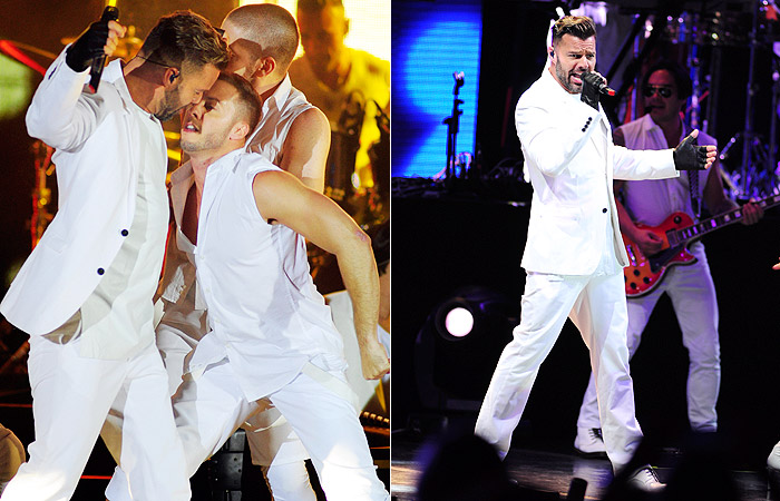 Ricky Martin sensualiza com dançarino em show no Uruguai