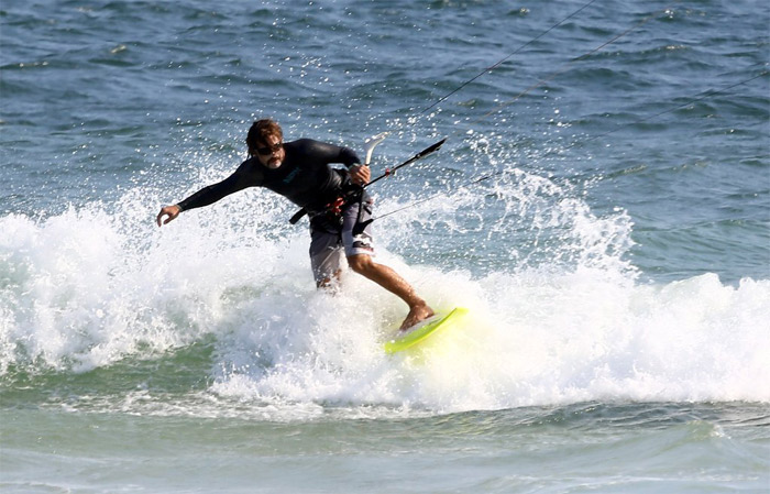 Cláudio Heinrich arrasa no kitesurf