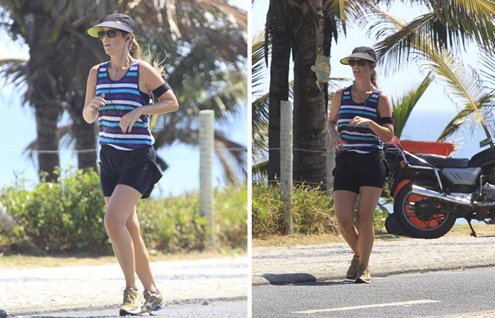 Juliana Didone corre na praia da Barra da Tijuca
