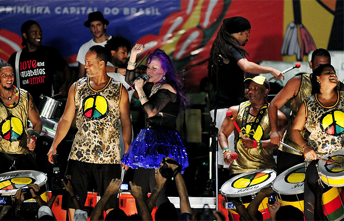 Carnaval: Baby do Brasil, Olodum e orquestra ensaiam no Farol da Barra