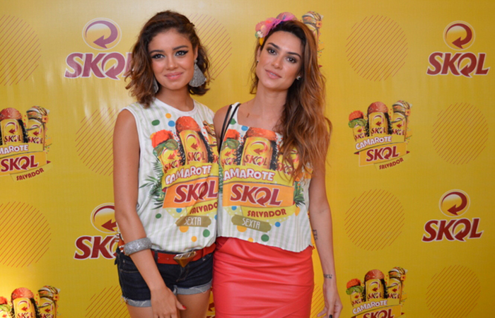 Thaila Ayala e Sophie Charlotte agitam camarote em Salvador