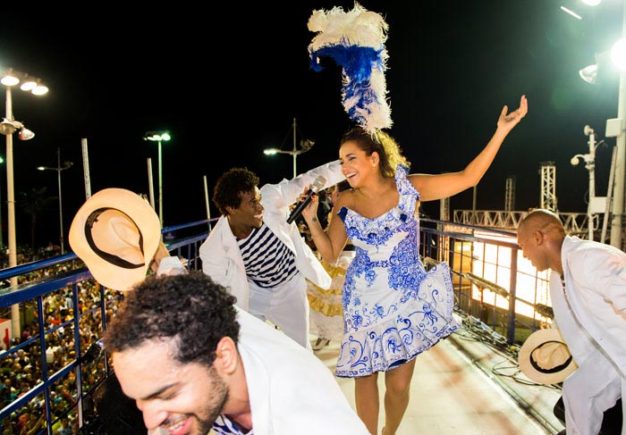 Daniela Mercury começa seu Carnaval homenageando Dorival Caymmi