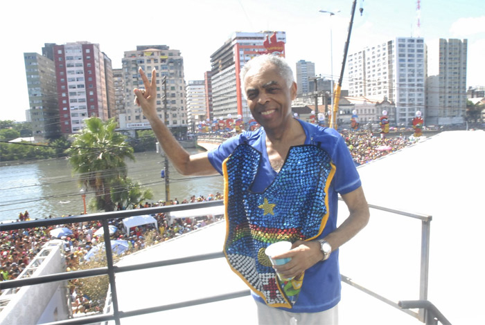 Gilberto Gil leva seu Expresso 2222 para Recife