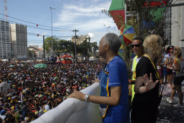 Gilberto Gil leva seu Expresso 2222 para Recife