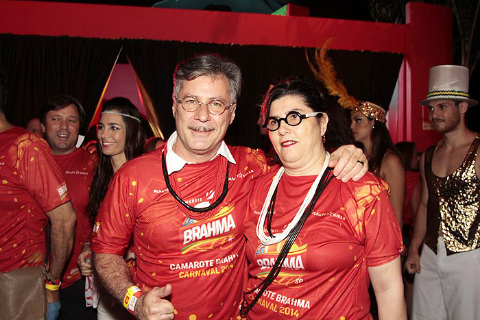 Leopoldo Pacheco com a mulher Bel, no Camarote Brahma, em São Paulo!