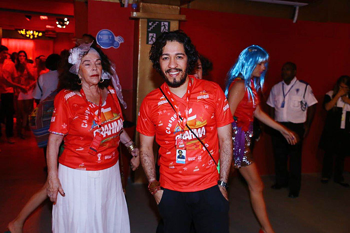 Famosos curtem camarote Brahma no primeiro dia de desfile do Rio