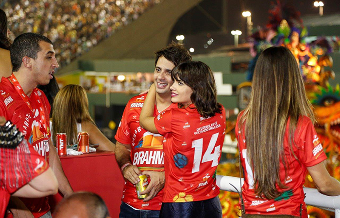 Vanessa Giácomo curte Carnaval carioca em clima de romance