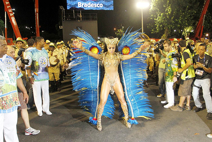 Sabrina Sato vira Onça Pintada para brilhar como rainha da Vila Isabel