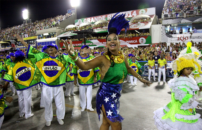 Solange Couto brilha na União da Ilha