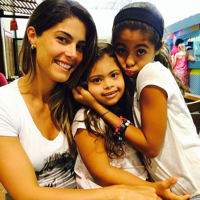 Romário paparica esposa e filhas no Instagram