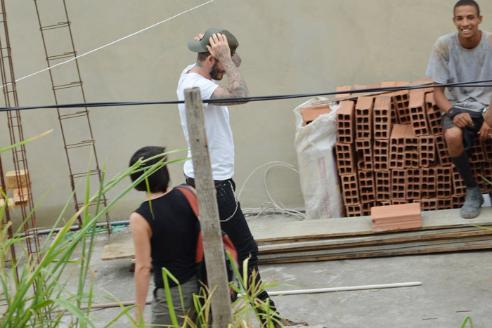 David Beckham visita a favela do Vidigal, no  Rio