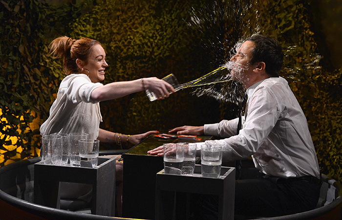 Lindsay Lohan se diverte com Jimmy Fallon em seu programa