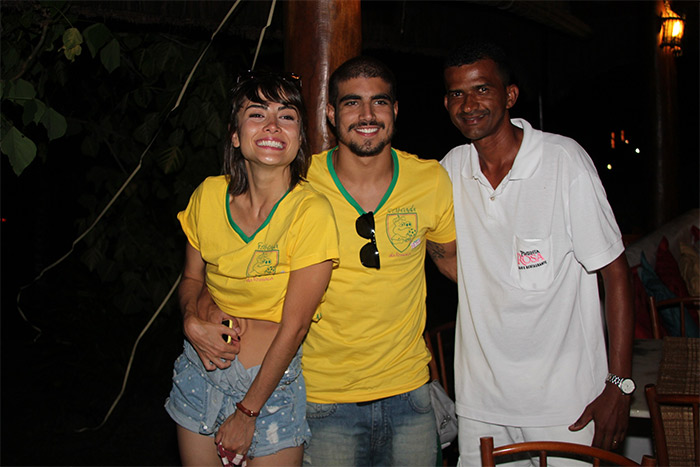 Caio Castro e Maria Casadevall jantam juntos em Salvador