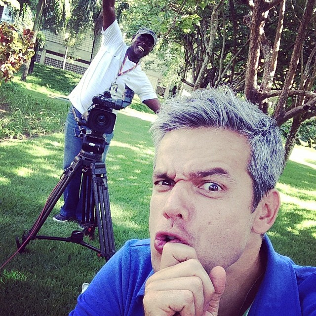 Otaviano Costa se diverte gravando o Video Show