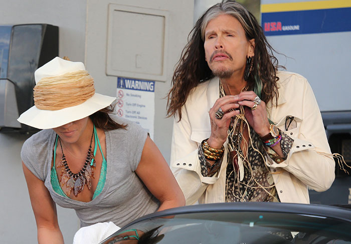 Aos 65 anos, Steven Tyler namora sua assistente de 20 e poucos