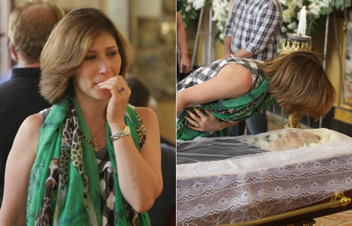 Emoção: Beth Goulart se despede do pai, Paulo Goulart, com beijo