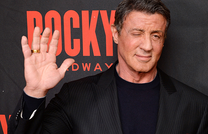  Sylvester Stallone mostra irreverência em première de Rocky na Broadway
