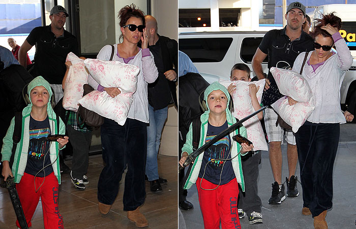 Britney embarca com namorado e filhos para casamento da irmã 