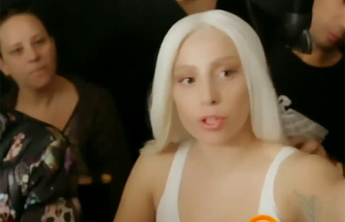 Lady Gaga mostra os bastidores de G.U.Y., seu novo vídeo. Assista!