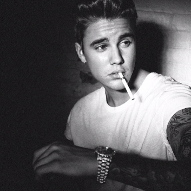 Justin Bieber posa a lá James Dean