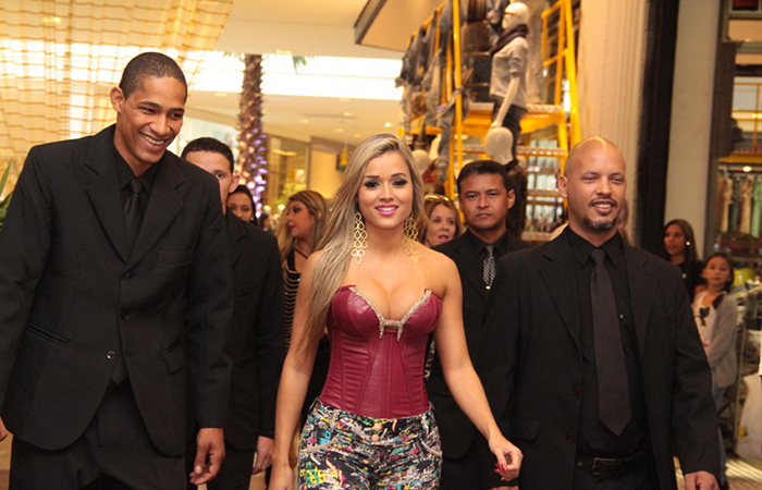  Dani Bolina, Thais Bianca e Aryane Steinkopf movimentam evento de moda em Santa Catarina