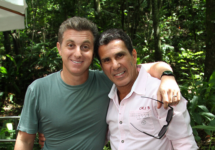 Luciano Huck e Eri Johnson apresentam os novos quadros do Caldeirão do Huck