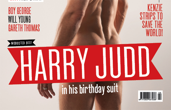 Harry Judd posa nu no aniversário de 20 anos da Attitude Magazine