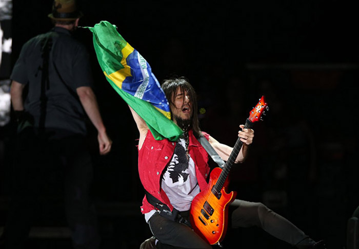 Show do grupo Guns N’ Roses agita a noite em São Paulo