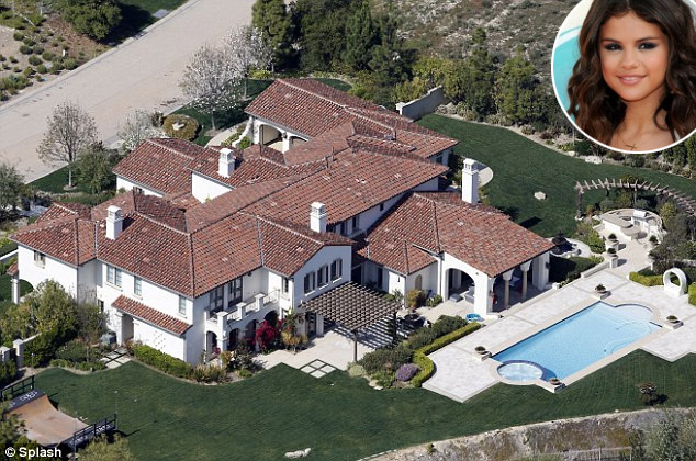 Nova mansão de Selena Gomez na Califórnia é invadida
