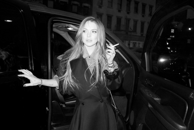  Lindsay Lohan fica sob as lestes de Terry Richardson