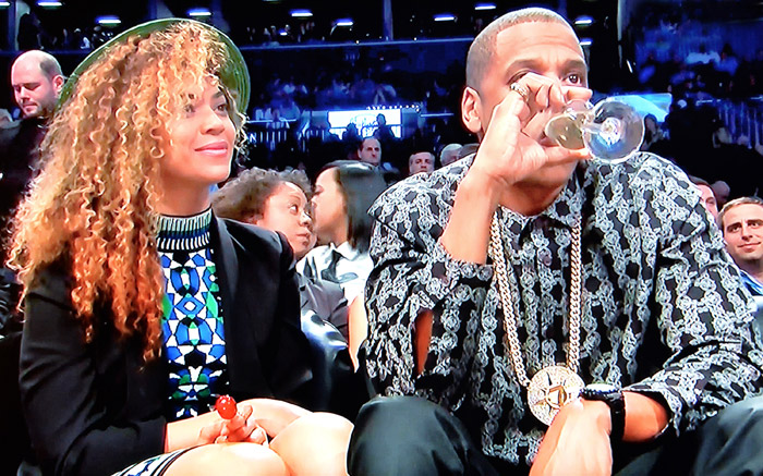 Beyoncé e Jay-Z juntos em jogo de basquete 