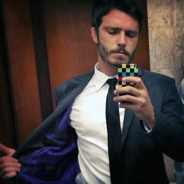 Depois de festa global, Thiago Rodrigues sensualiza em selfie no Instagram