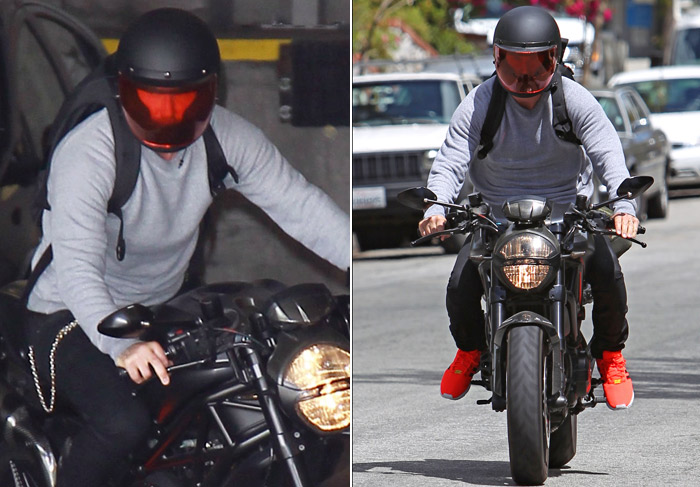 David Beckham combina capacete e tênis para ir á academia