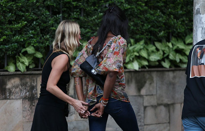 Kate Moss faz compras na rua Oscar Freire em São Paulo