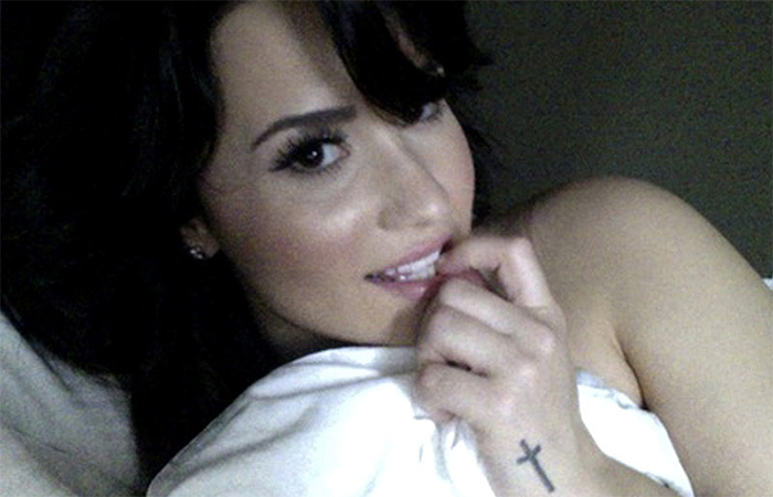 Fotos sensuais de Demi Lovato vazam na mídia