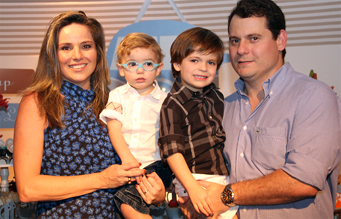 Luciana Mello e Maria Cândida marcam presença no lançamento de coleção para bebês