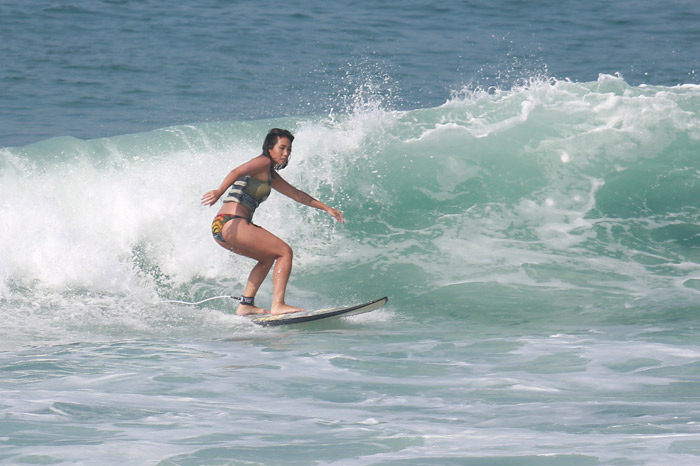 Dani Suzuki manda bem no surfe