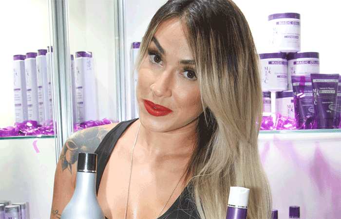 Dani Bolina mostra corpão e nova tatuagem durante primeiro dia de feira de cosméticos