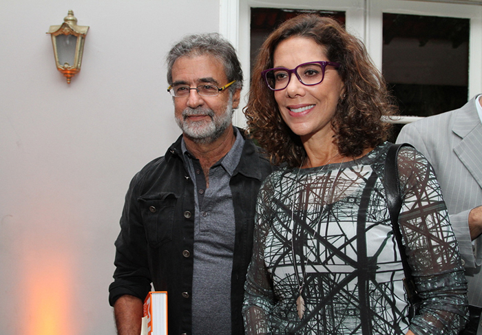 Ney Latorraca e Fernanda Montenegro prestigiam lançamento de livro, no Rio