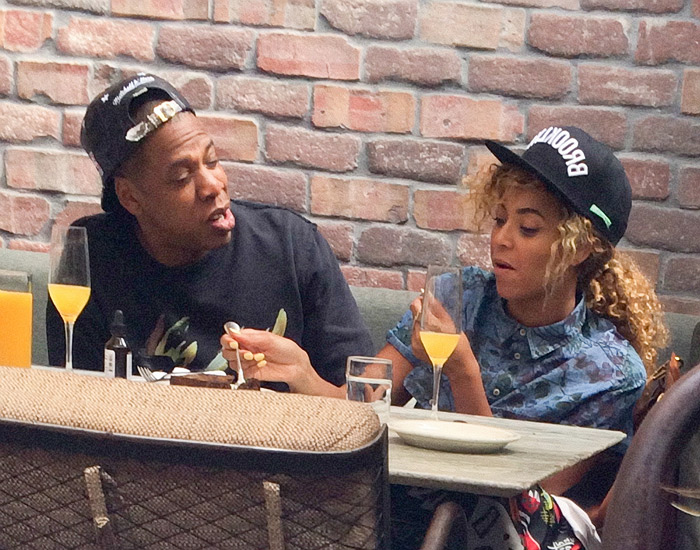 Beyoncé e Jay-z curtem clima romântico durante chá da tarde