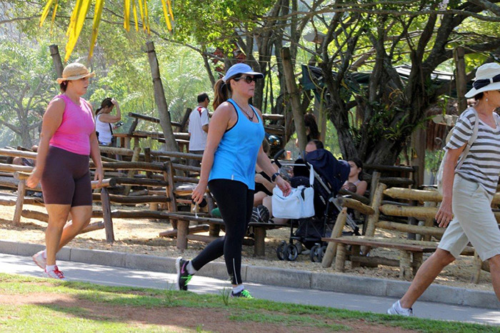 Renata Ceribelli faz exercícios na Lagoa Rodrigo de Freitas